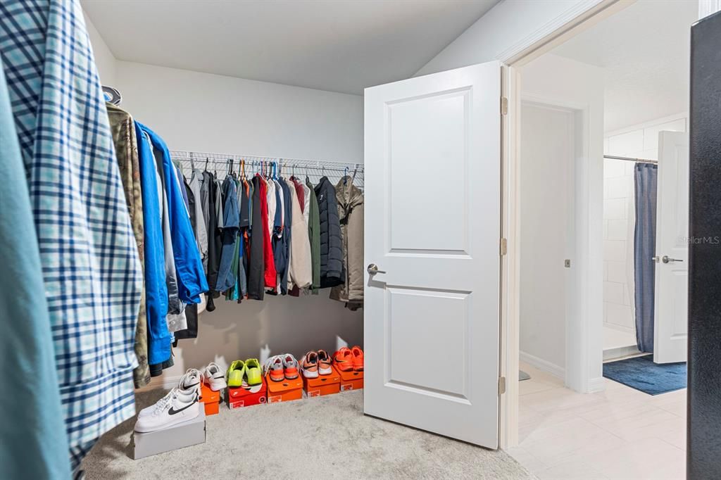 For Sale: $359,900 (4 beds, 2 baths, 1935 Square Feet)