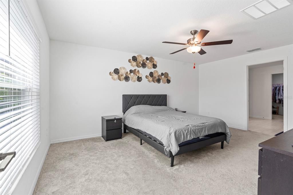 For Sale: $359,900 (4 beds, 2 baths, 1935 Square Feet)