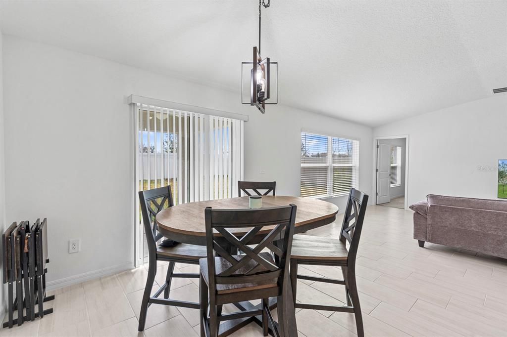 For Sale: $359,900 (4 beds, 2 baths, 1935 Square Feet)