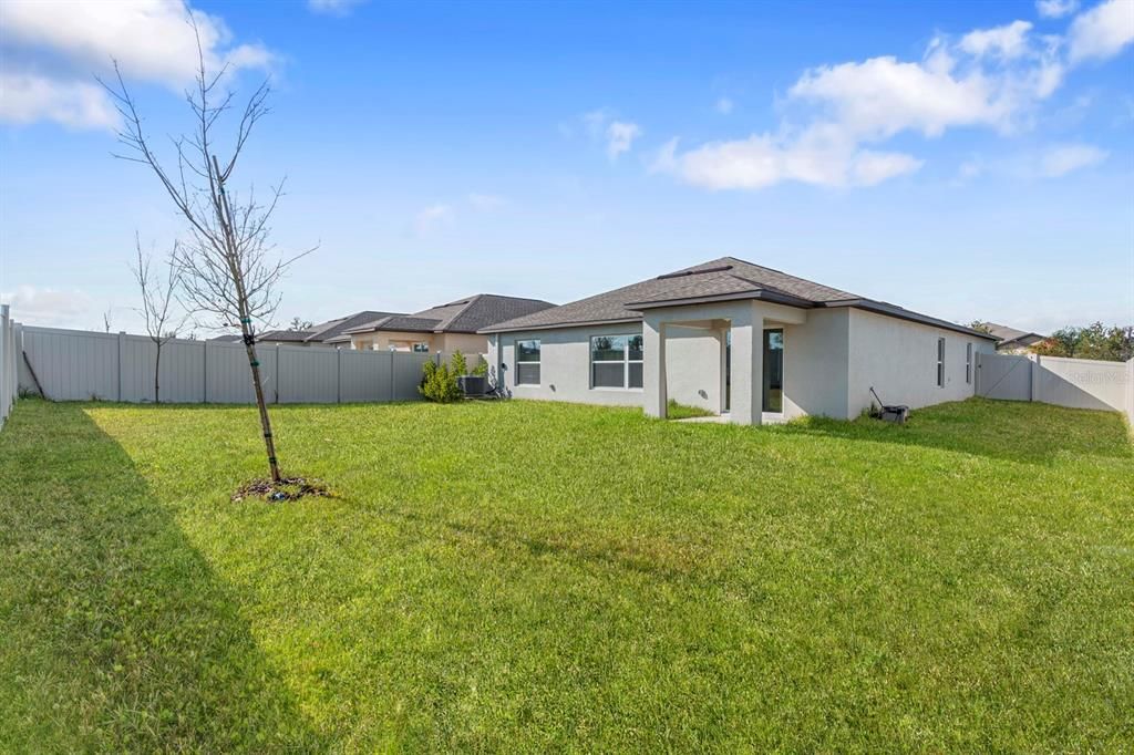 For Sale: $359,900 (4 beds, 2 baths, 1935 Square Feet)