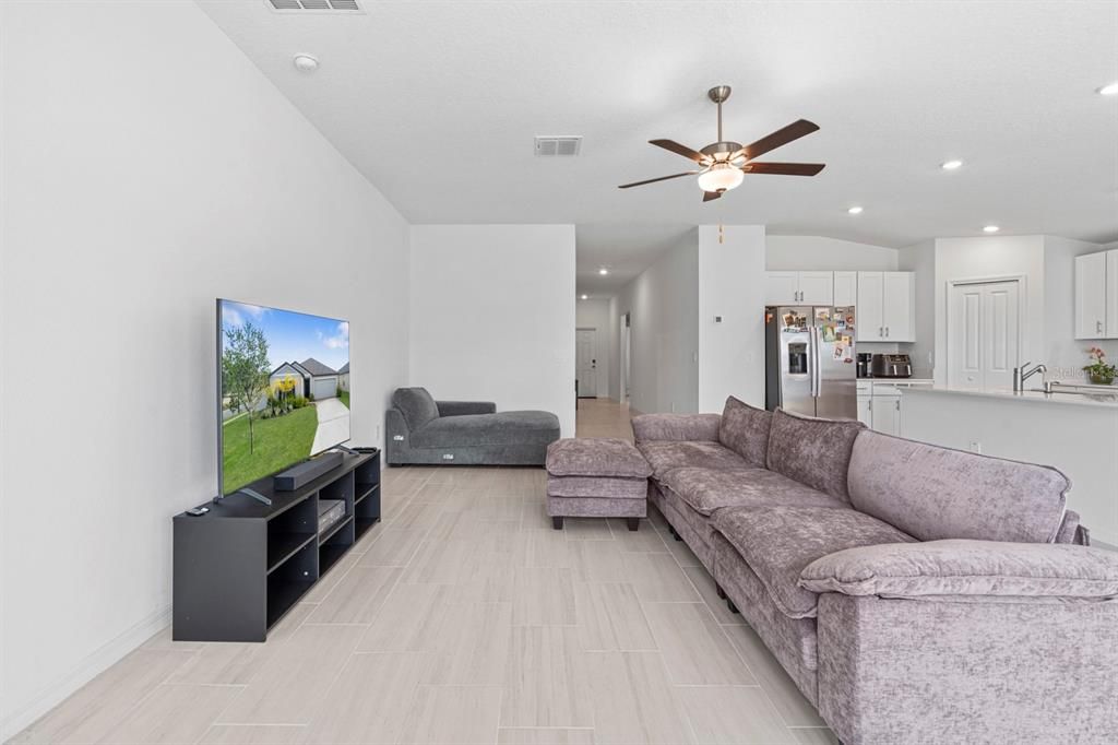 For Sale: $359,900 (4 beds, 2 baths, 1935 Square Feet)