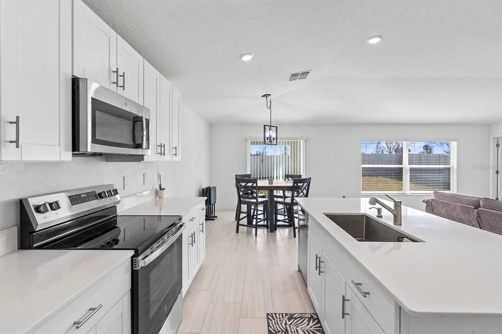 For Sale: $359,900 (4 beds, 2 baths, 1935 Square Feet)