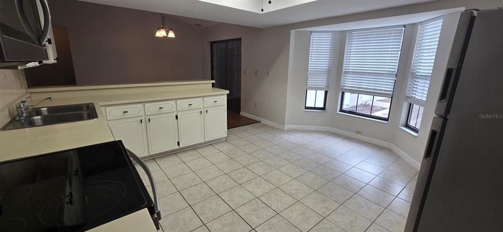 En Renta: $1,995 (4 camas, 2 baños, 1922 Pies cuadrados)