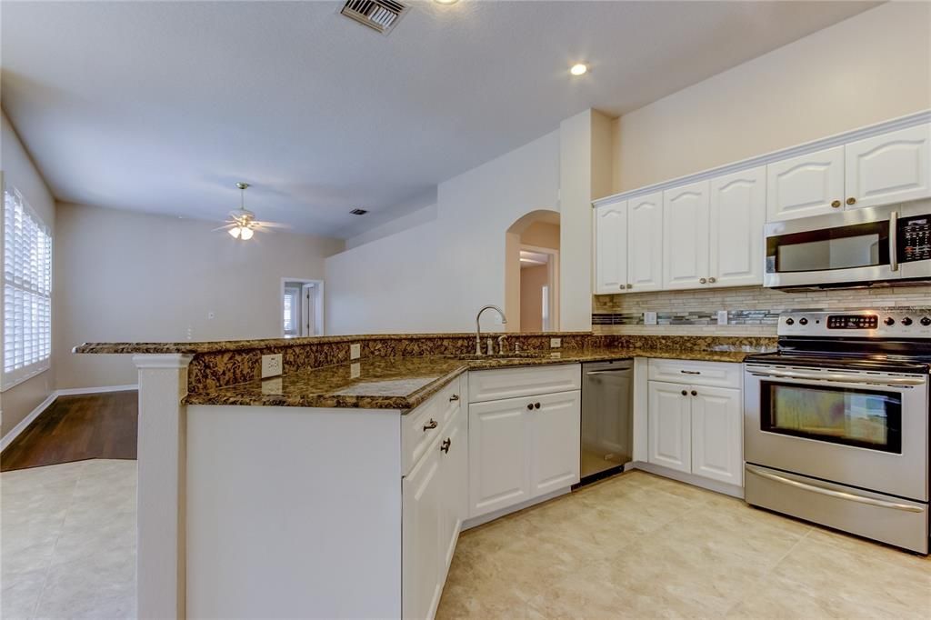 В аренду: $4,000 (4 спален, 3 ванн, 2154 Квадратных фут)