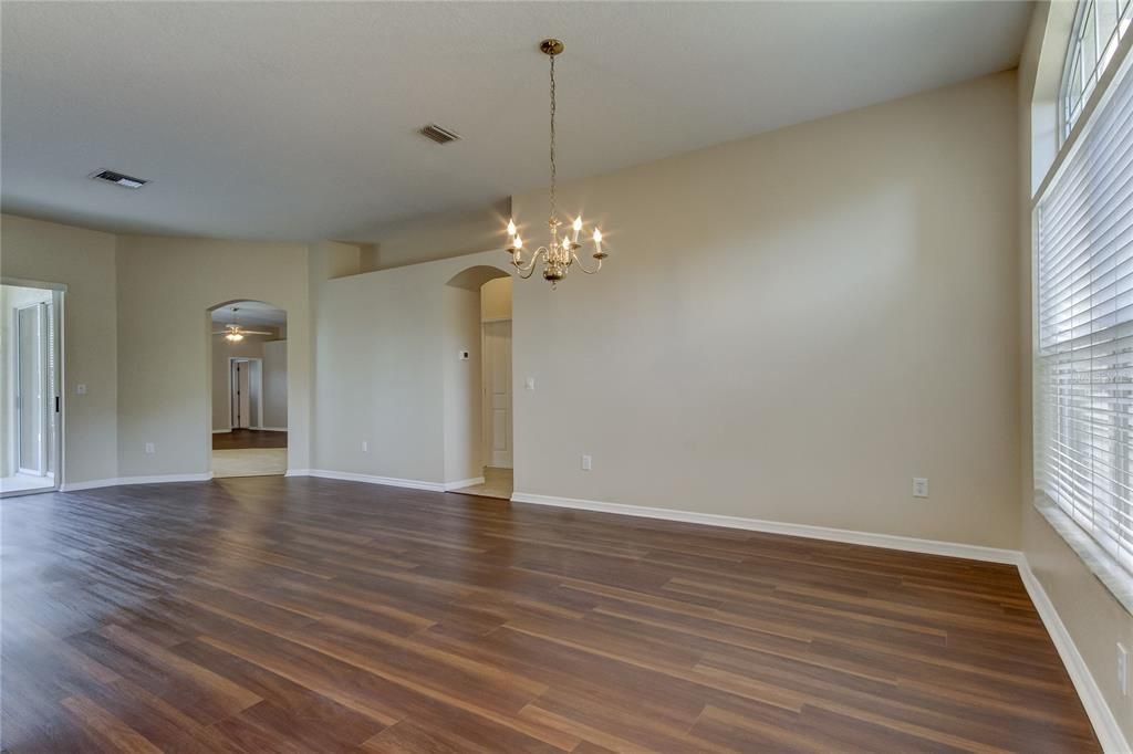 В аренду: $4,000 (4 спален, 3 ванн, 2154 Квадратных фут)