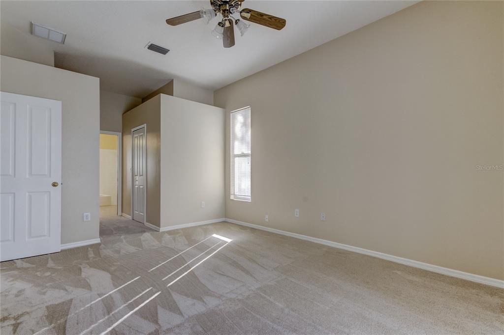 В аренду: $4,000 (4 спален, 3 ванн, 2154 Квадратных фут)