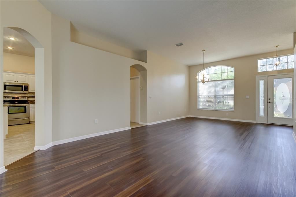 В аренду: $4,000 (4 спален, 3 ванн, 2154 Квадратных фут)