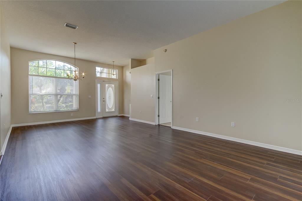 В аренду: $4,000 (4 спален, 3 ванн, 2154 Квадратных фут)