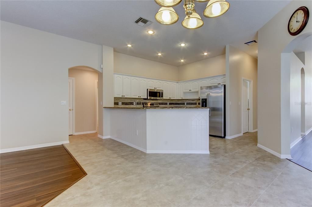 В аренду: $4,000 (4 спален, 3 ванн, 2154 Квадратных фут)