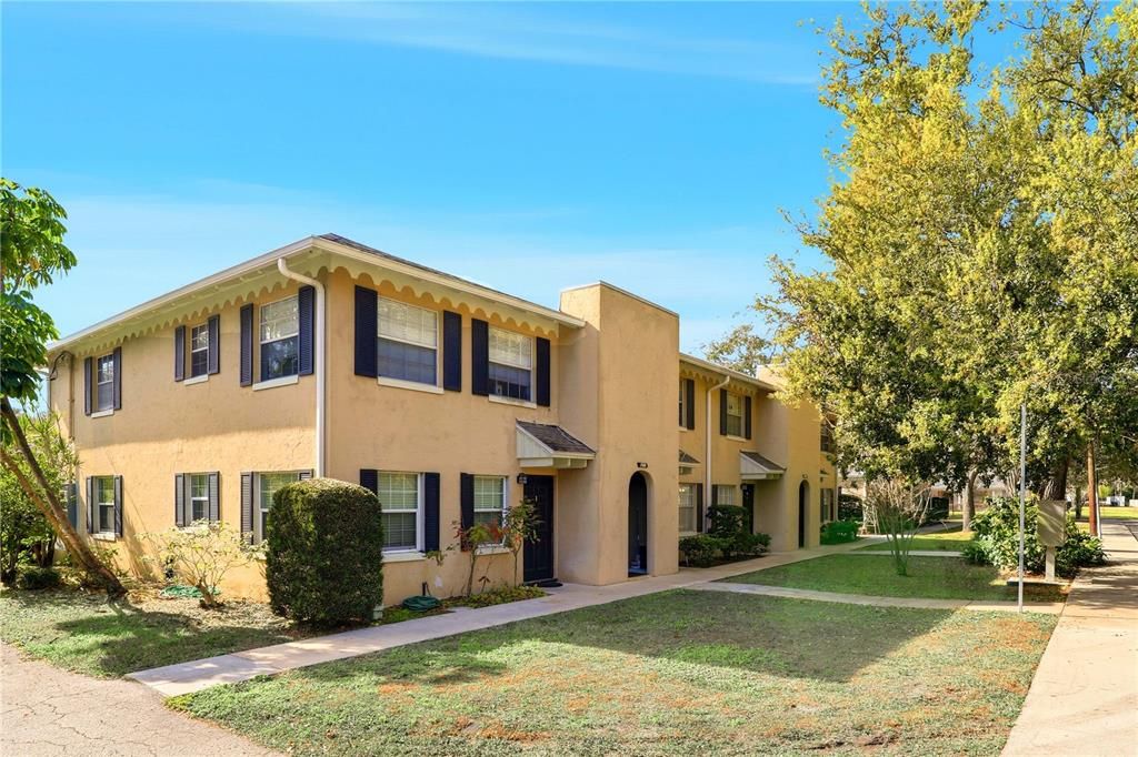For Sale: $216,000 (2 beds, 1 baths, 850 Square Feet)