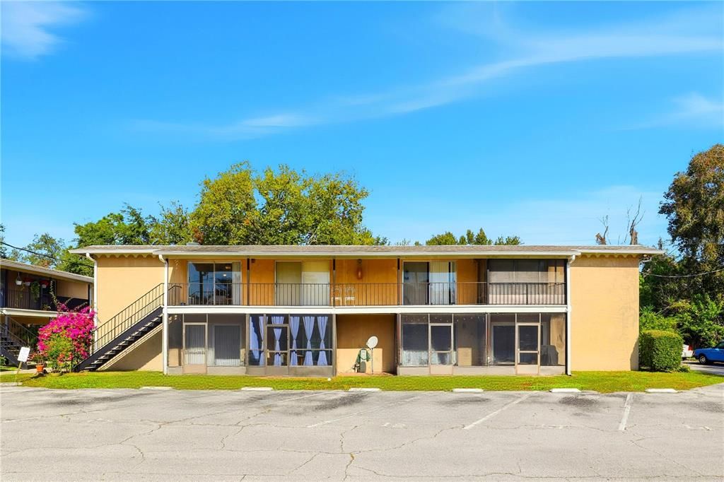 For Sale: $216,000 (2 beds, 1 baths, 850 Square Feet)