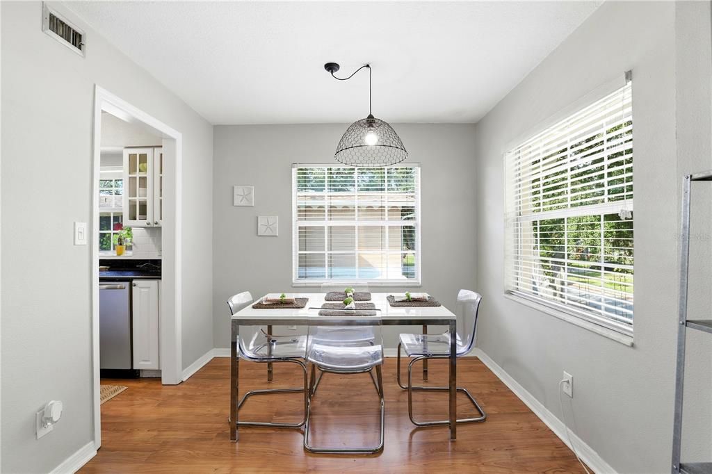 For Sale: $216,000 (2 beds, 1 baths, 850 Square Feet)