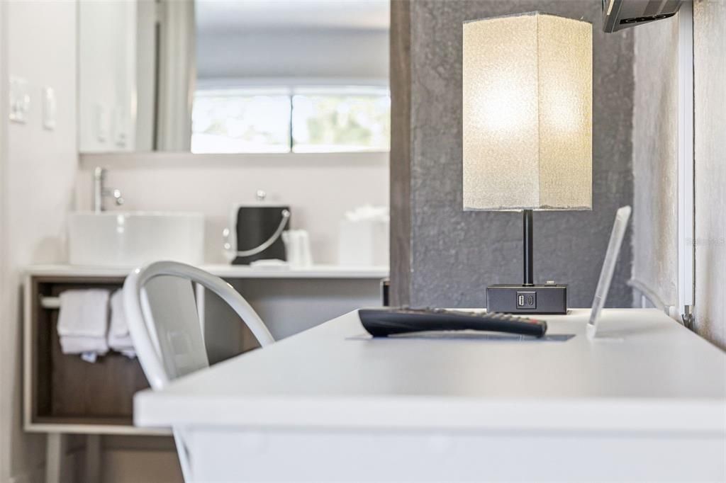 待售: $65,000 (1 贝兹, 1 浴室, 231 平方英尺)