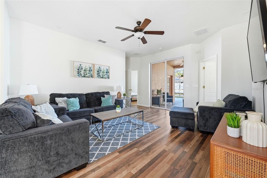 待售: $444,500 (4 贝兹, 3 浴室, 1839 平方英尺)