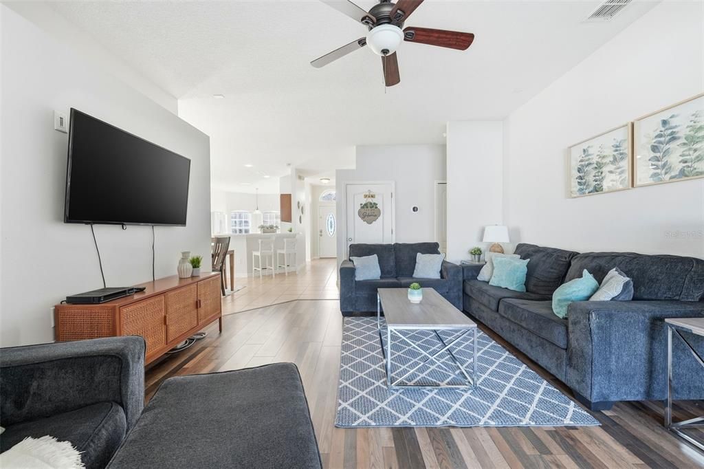 待售: $444,500 (4 贝兹, 3 浴室, 1839 平方英尺)