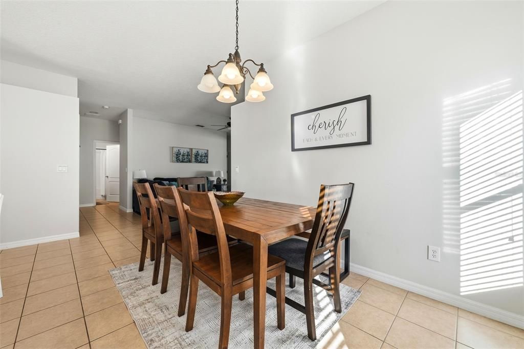 待售: $444,500 (4 贝兹, 3 浴室, 1839 平方英尺)