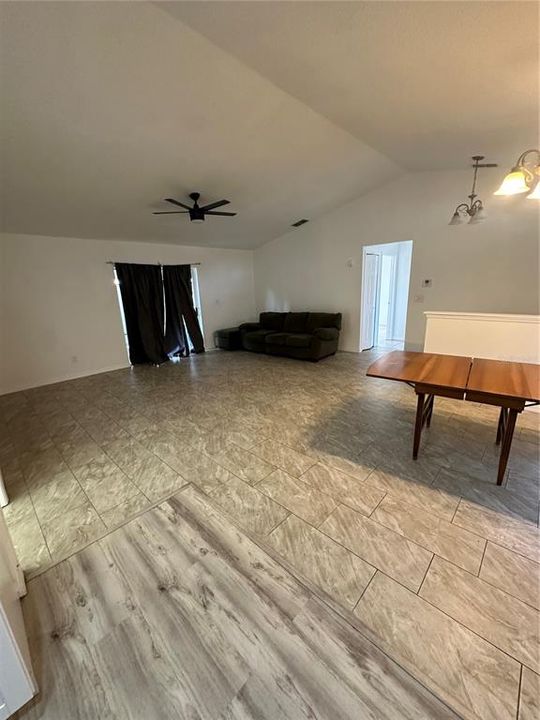 For Rent: $2,000 (3 beds, 2 baths, 1260 Square Feet)