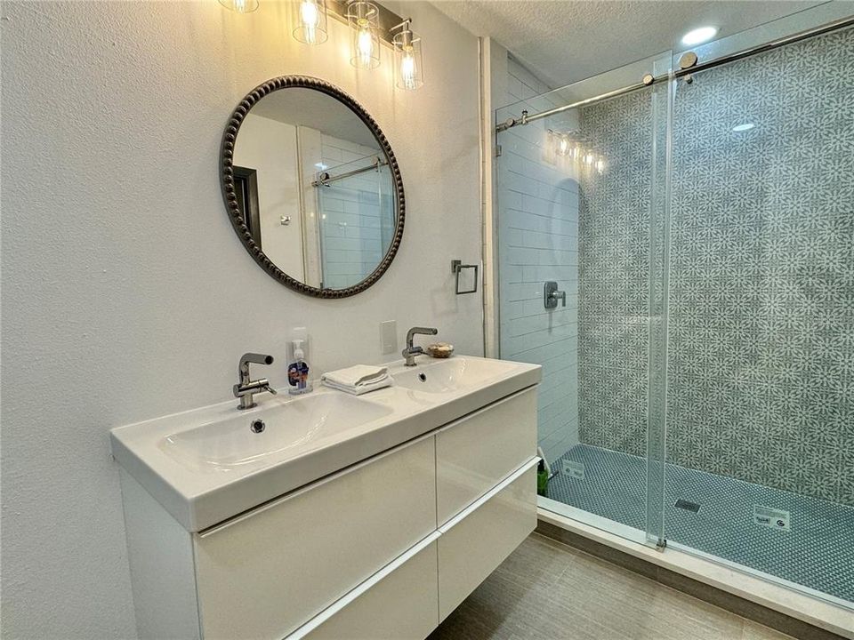 出租: $8,500 (3 贝兹, 3 浴室, 1937 平方英尺)