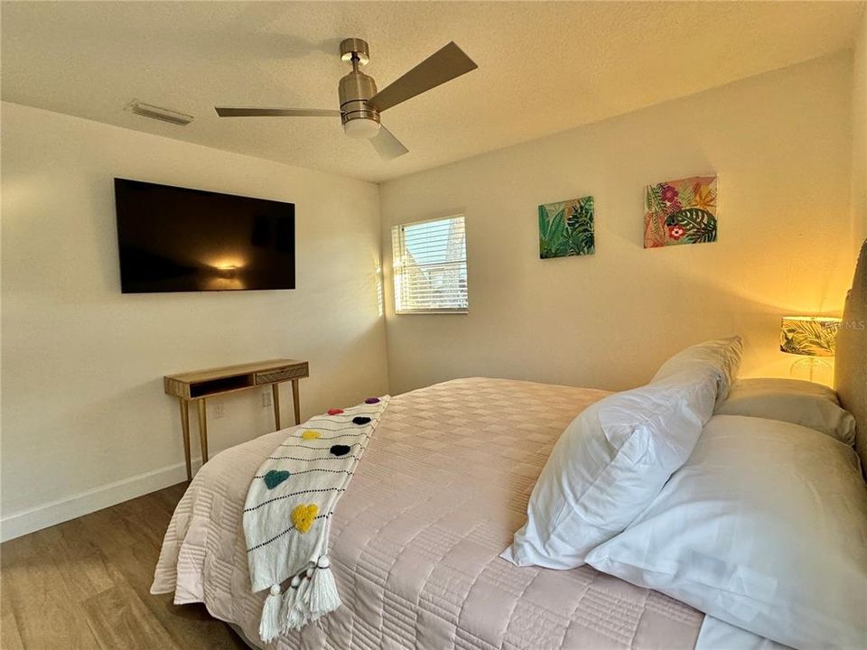 出租: $8,500 (3 贝兹, 3 浴室, 1937 平方英尺)