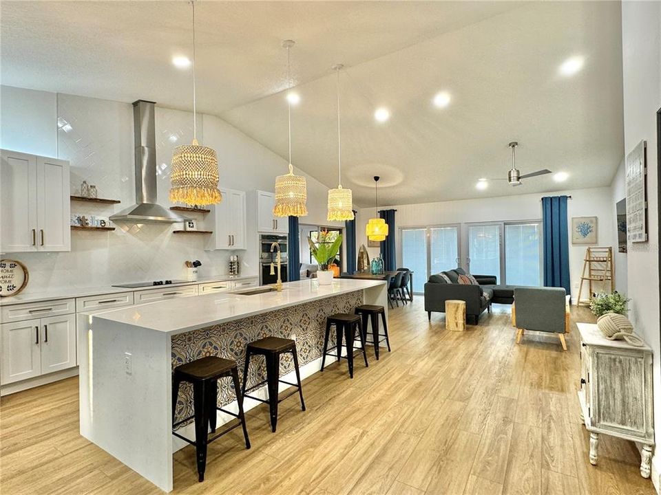 出租: $8,500 (3 贝兹, 3 浴室, 1937 平方英尺)