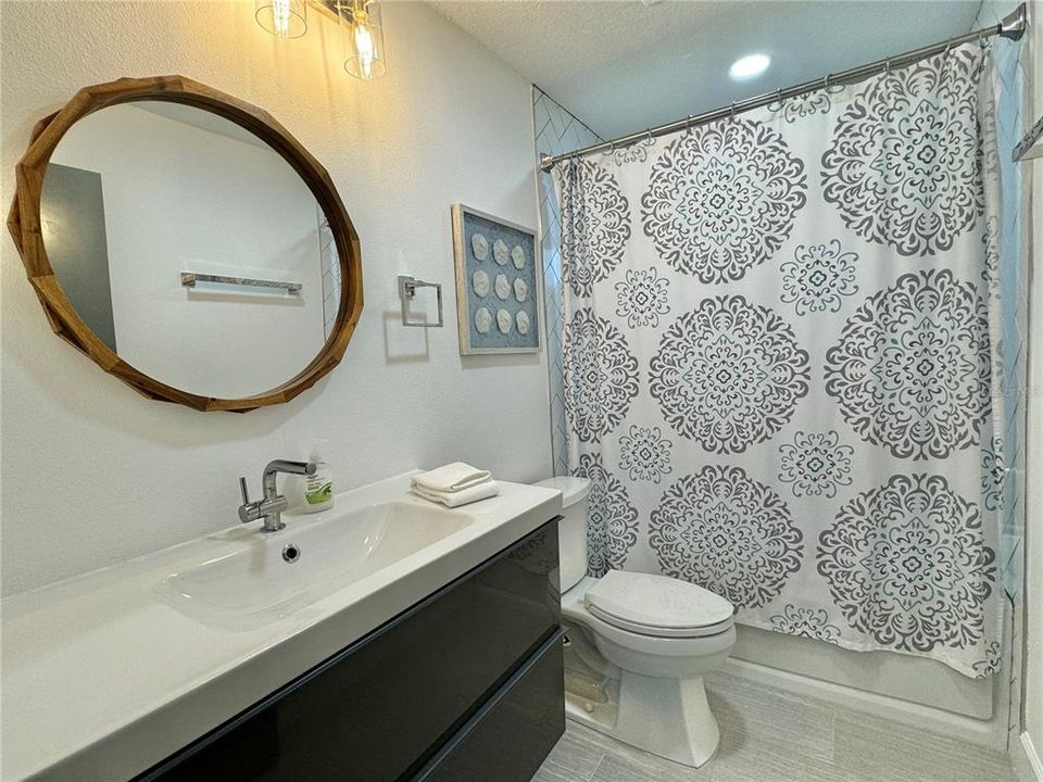 出租: $8,500 (3 贝兹, 3 浴室, 1937 平方英尺)