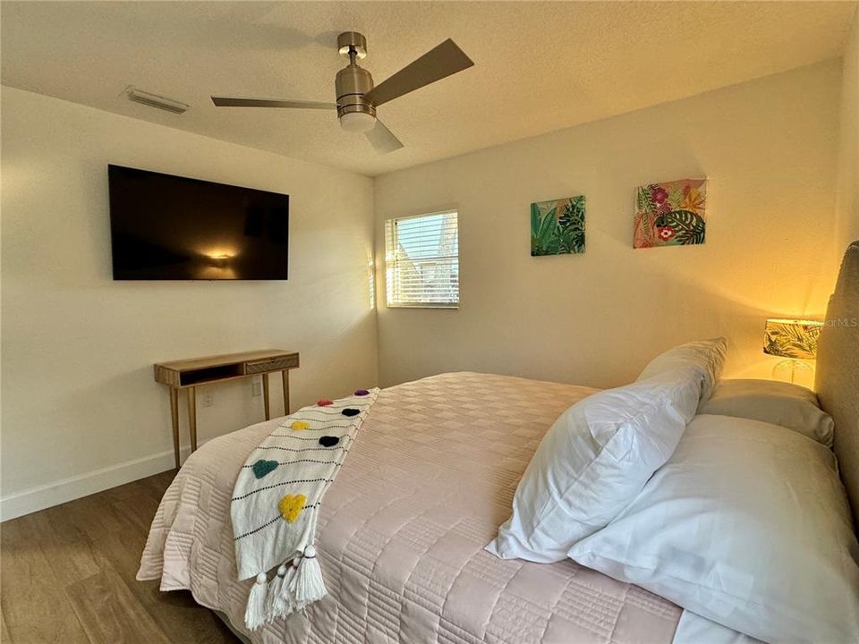 出租: $8,500 (3 贝兹, 3 浴室, 1937 平方英尺)