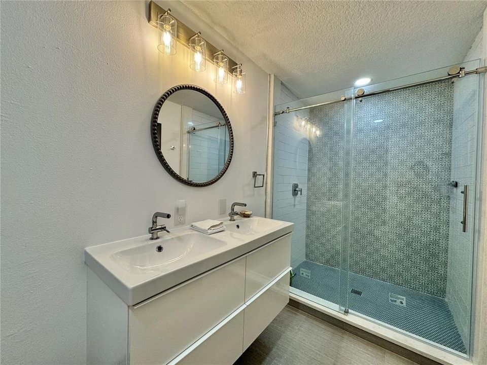 出租: $8,500 (3 贝兹, 3 浴室, 1937 平方英尺)