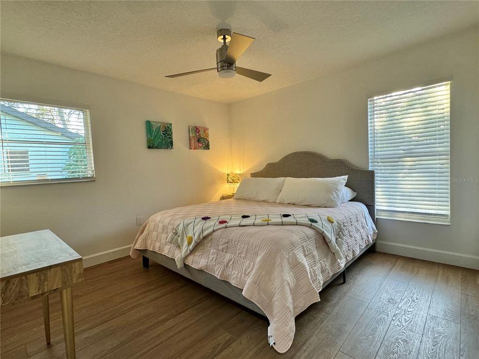 出租: $8,500 (3 贝兹, 3 浴室, 1937 平方英尺)