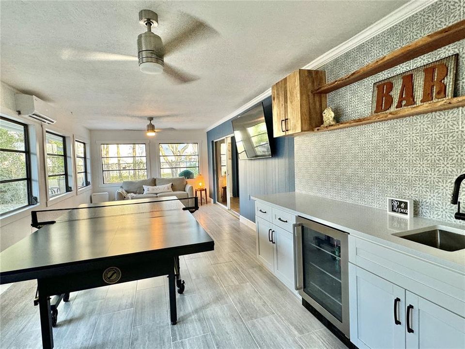 出租: $8,500 (3 贝兹, 3 浴室, 1937 平方英尺)