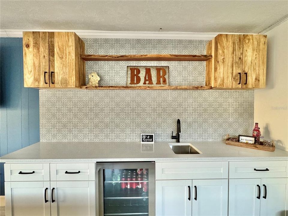 出租: $8,500 (3 贝兹, 3 浴室, 1937 平方英尺)