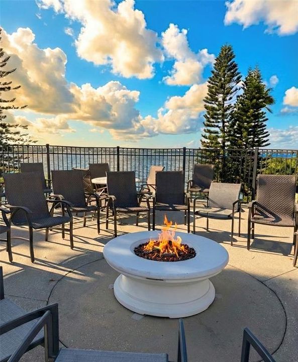 For Sale: $755,000 (4 beds, 2 baths, 2655 Square Feet)