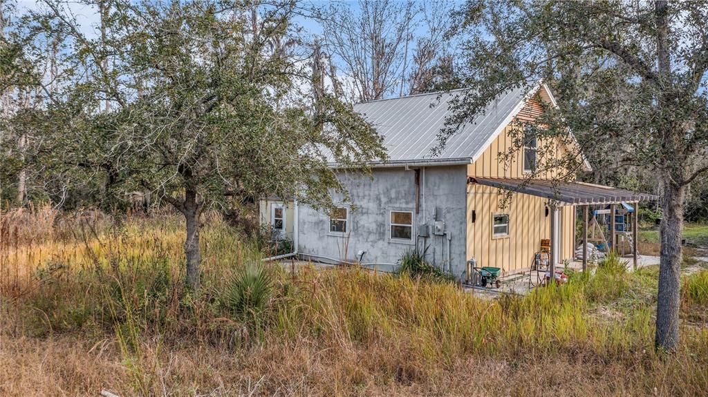 На продажу: $284,000 (5.48 acres)