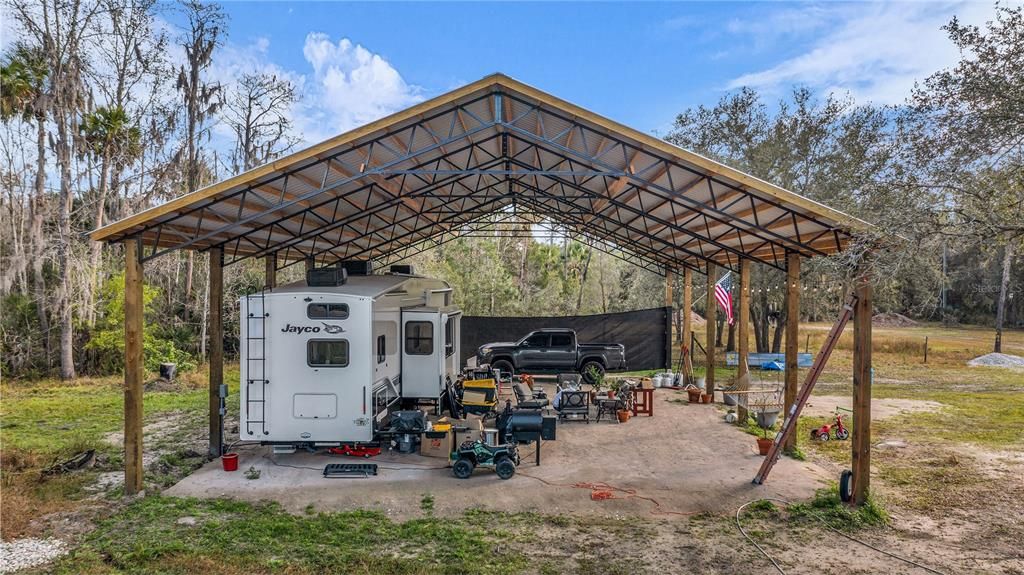 На продажу: $284,000 (5.48 acres)