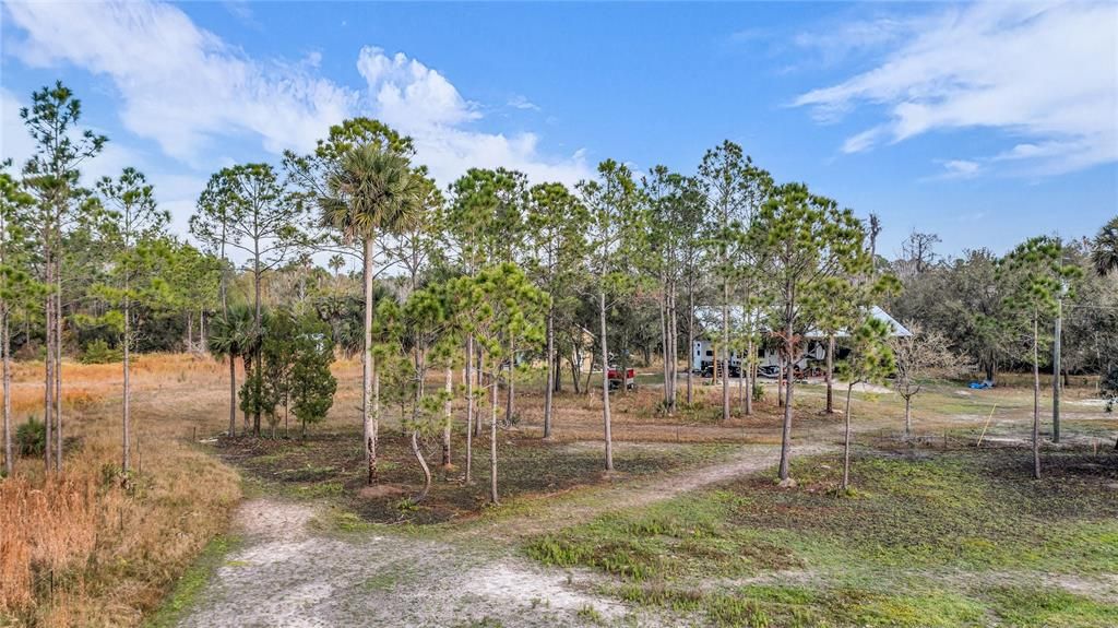 На продажу: $284,000 (5.48 acres)