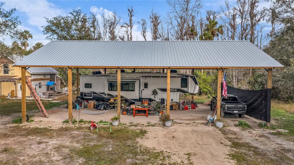 На продажу: $284,000 (5.48 acres)