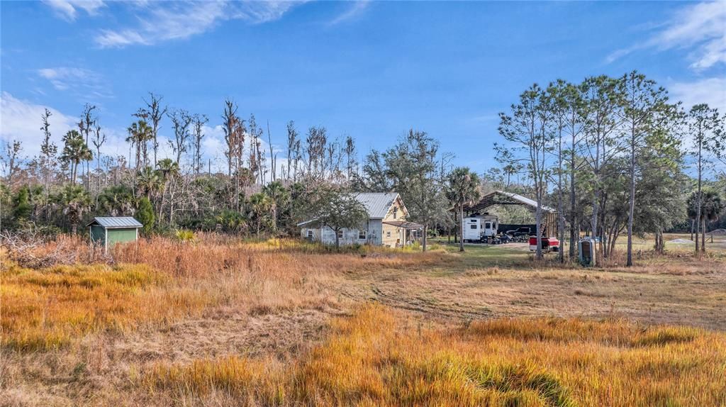 На продажу: $284,000 (5.48 acres)