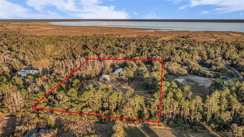 На продажу: $284,000 (5.48 acres)
