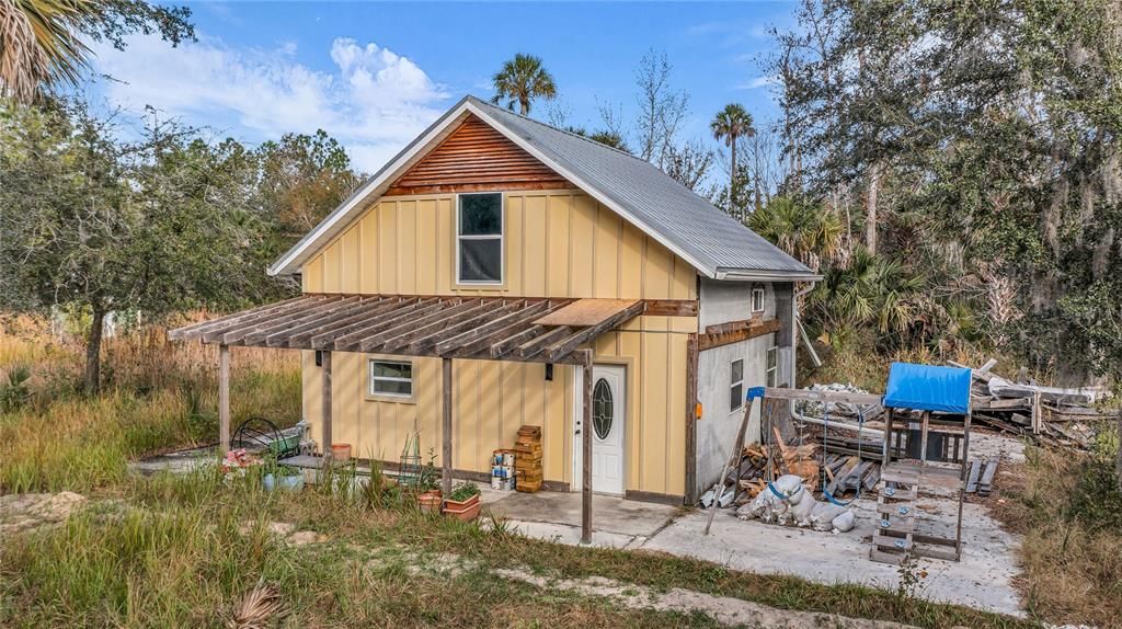 На продажу: $284,000 (5.48 acres)