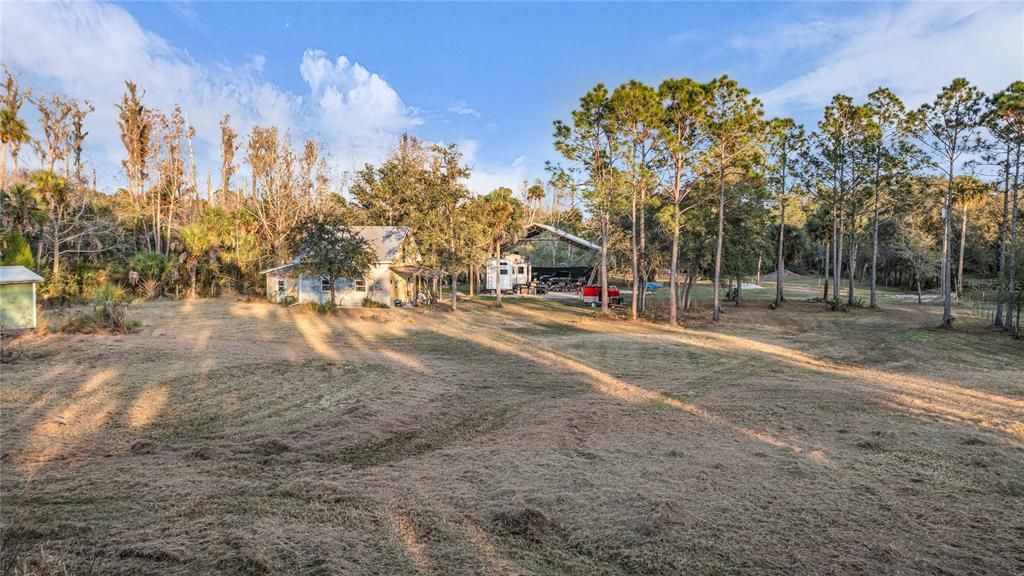 На продажу: $284,000 (5.48 acres)