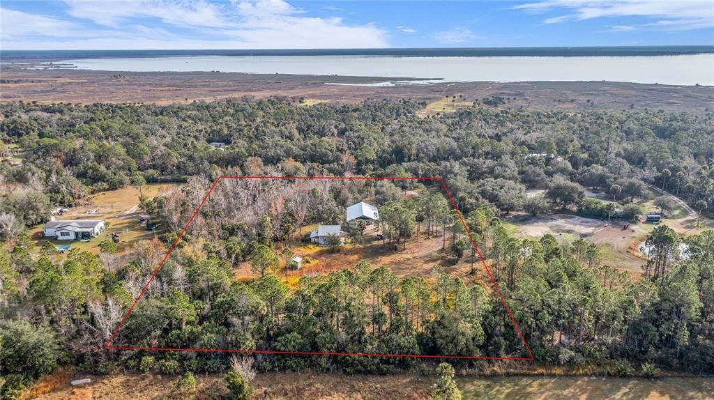 На продажу: $284,000 (5.48 acres)
