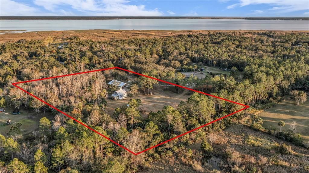 На продажу: $284,000 (5.48 acres)