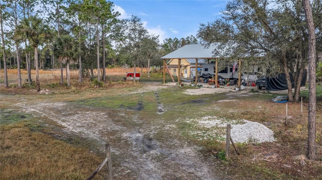 На продажу: $284,000 (5.48 acres)