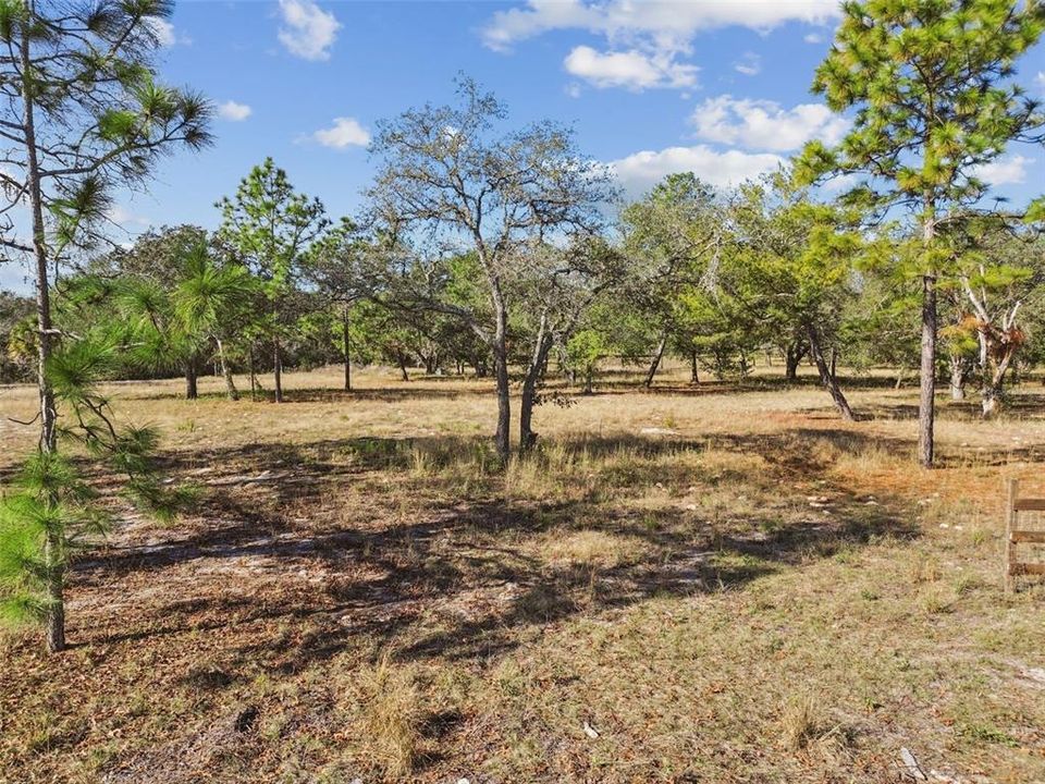 待售: $340,000 (5.07 acres)