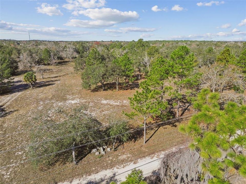 待售: $340,000 (5.07 acres)