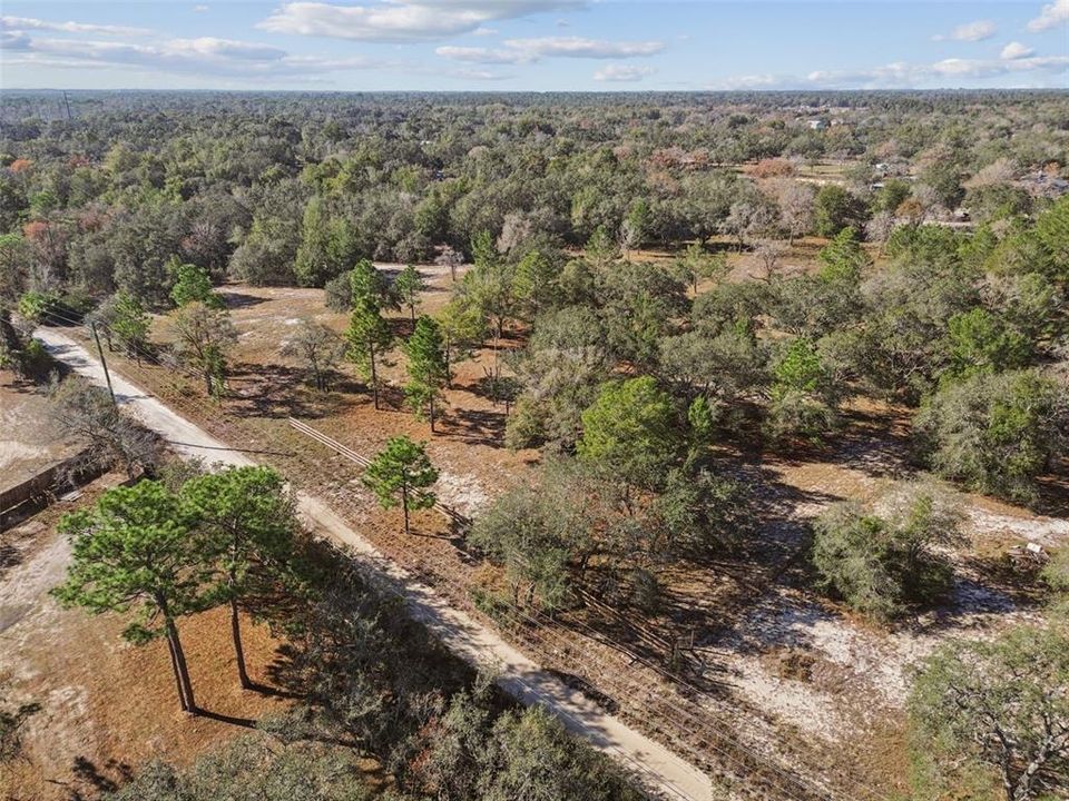 待售: $340,000 (5.07 acres)