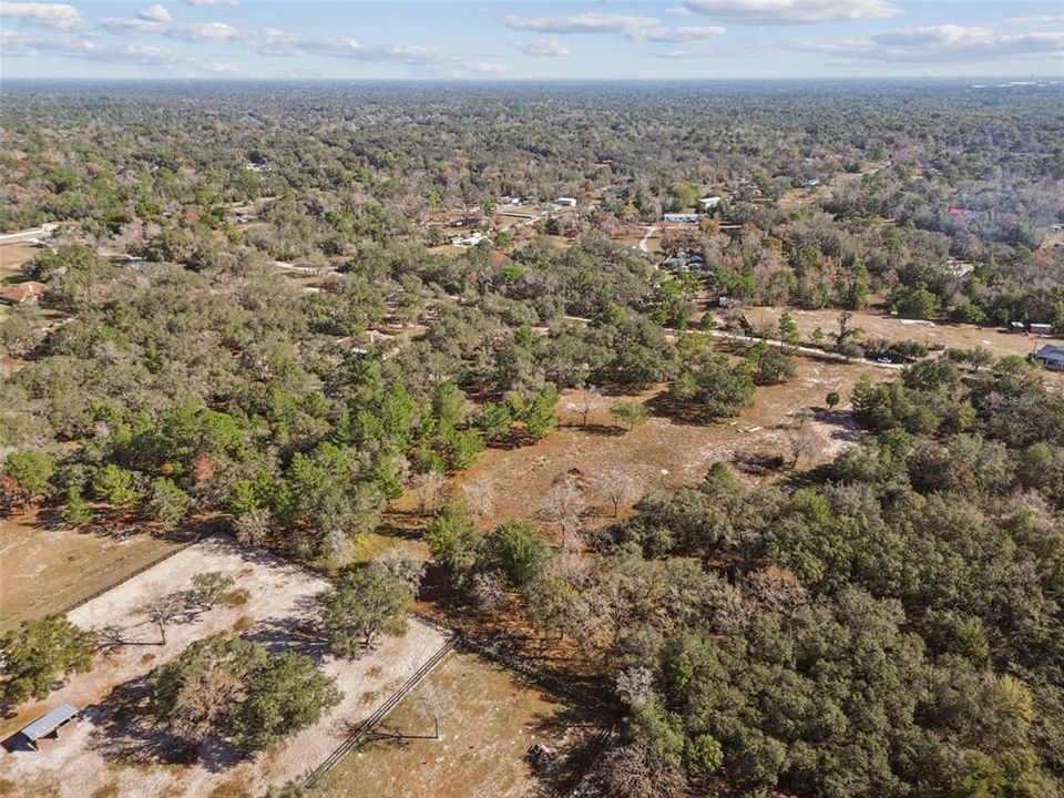 待售: $340,000 (5.07 acres)