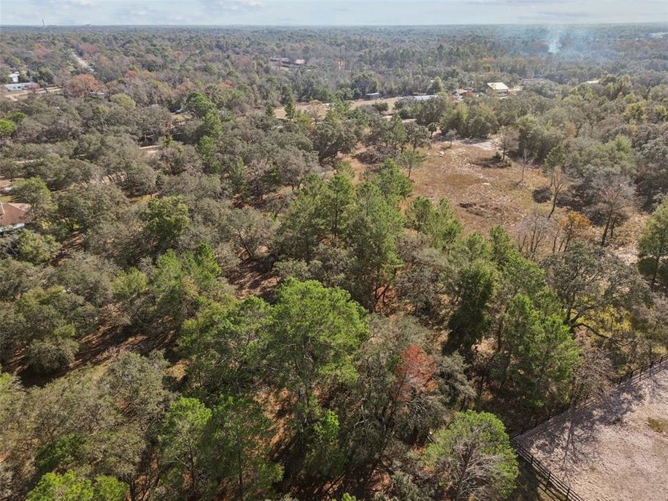 待售: $340,000 (5.07 acres)