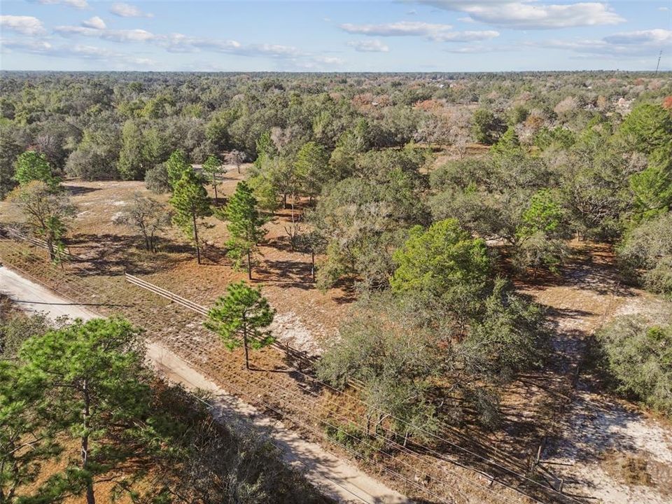 待售: $340,000 (5.07 acres)