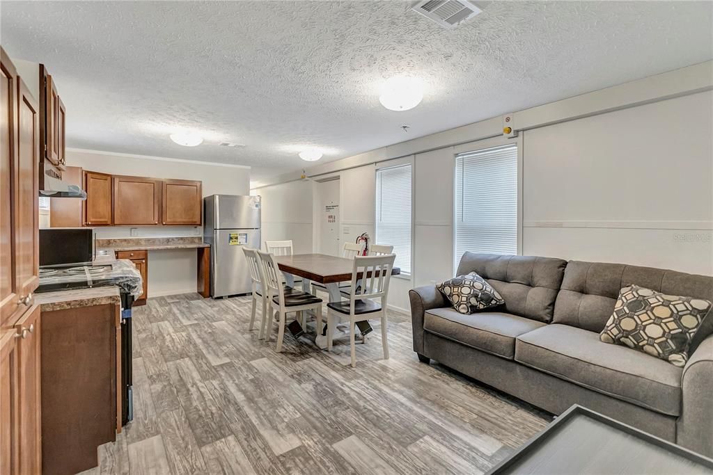 En Venta: $209,900 (3 camas, 2 baños, 952 Pies cuadrados)