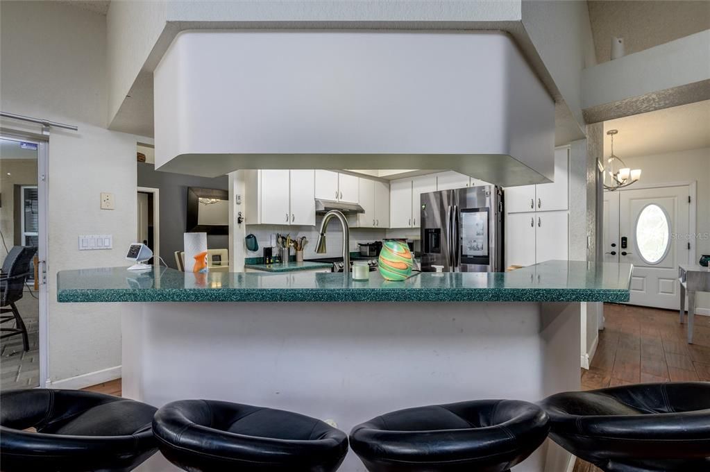 En Venta: $345,000 (3 camas, 2 baños, 1989 Pies cuadrados)